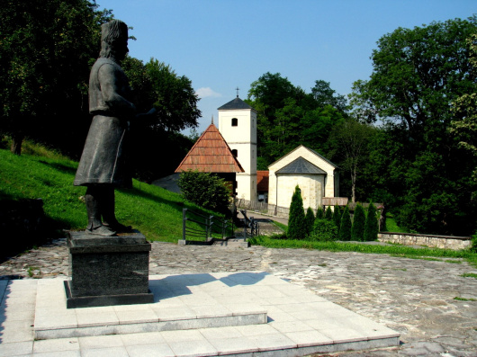 Спомен комплекс у Горњој Добрињи